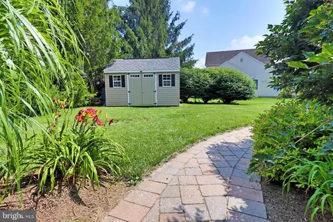 Exterior - 14 Crimson Ln, Lititz, PA 17543 photo 7 of 8