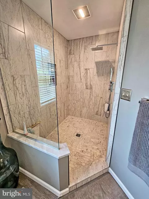 Bath - 14 Crimson Ln, Lititz, PA 17543 photo 3 of 3