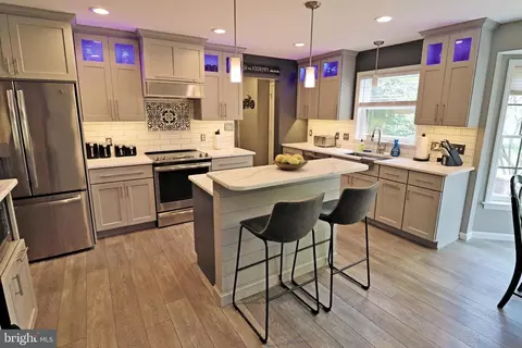 Kitchen - 14 Crimson Ln, Lititz, PA 17543 photo 2 of 6