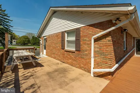 Exterior - 38 Skyview Ln, Lititz, PA 17543 photo 3 of 11