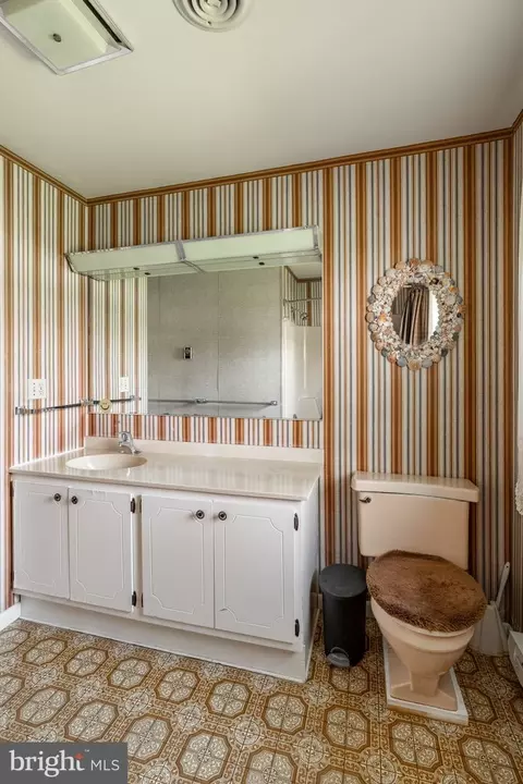 Bath - 38 Skyview Ln, Lititz, PA 17543 photo 2 of 4