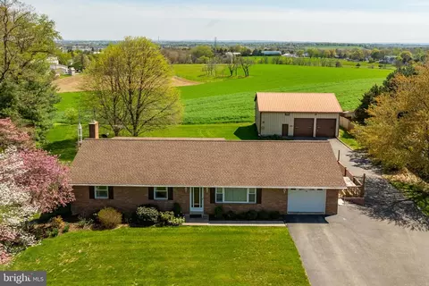 38 Skyview Ln, Lititz, PA 17543