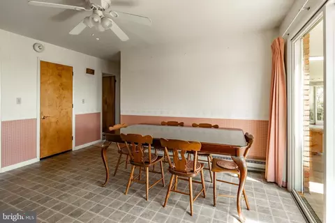 Dining - 38 Skyview Ln, Lititz, PA 17543 photo 2 of 2