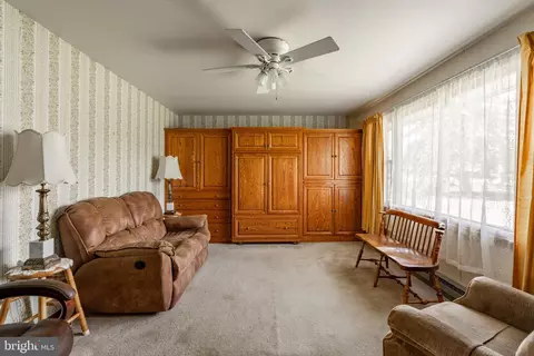 Living - 38 Skyview Ln, Lititz, PA 17543 photo 1 of 5