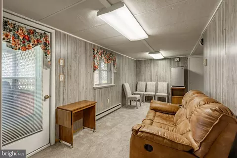 Living - 38 Skyview Ln, Lititz, PA 17543 photo 5 of 5
