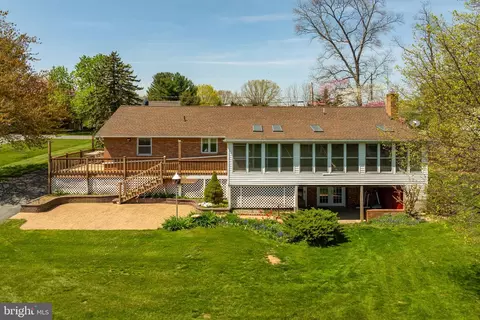 Exterior - 38 Skyview Ln, Lititz, PA 17543 photo 5 of 11