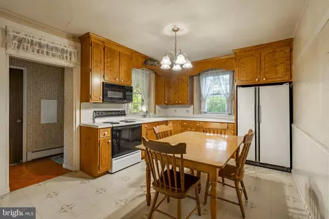 Kitchen - 1407 Brunnerville Rd, Lititz, PA 17543 photo 1 of 2
