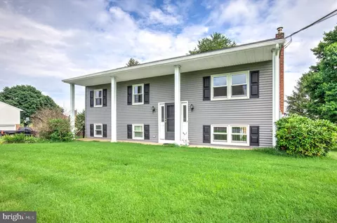 635 W Orange St, Lititz, PA 17543 photo 2