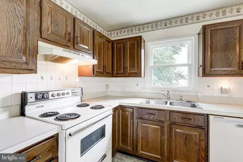 635 W Orange St, Lititz, PA 17543 photo 9