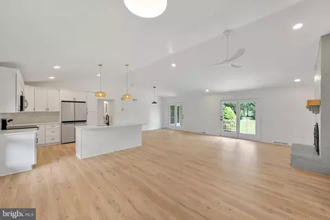 Living - 10 Farm Ln # A, Lititz, PA 17543 photo 2 of 4