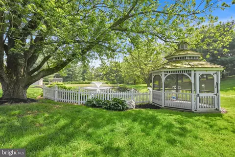 Exterior - 10 Farm Ln # A, Lititz, PA 17543 photo 7 of 8