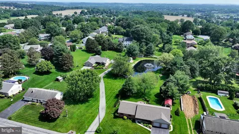 View/Area - 10 Farm Ln # A, Lititz, PA 17543 photo 1 of 4