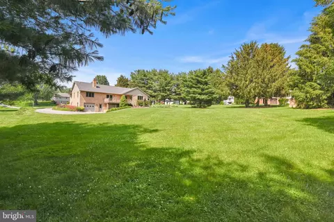 Exterior - 10 Farm Ln # A, Lititz, PA 17543 photo 8 of 8