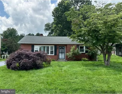 28 Nursery Ln, Lancaster, PA 17603