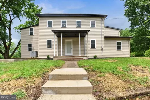 1195 Trail Rd N, Elizabethtown, PA 17022