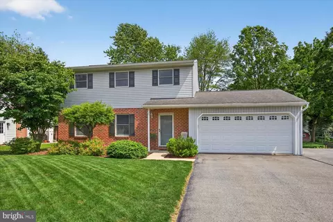 33 Cardinal Dr, Stevens, PA 17578 photo 3