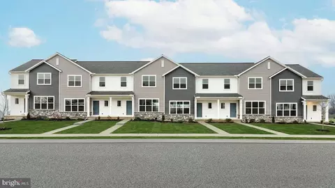 66 N Conifer Dr, Elizabethtown, PA 17022