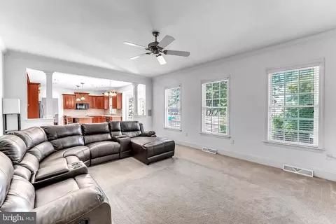 Living - 961 Buckwalter Rd, Lititz, PA 17543 photo 2 of 3
