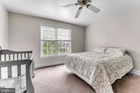 Bedroom - 961 Buckwalter Rd, Lititz, PA 17543 photo 5 of 8