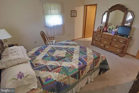 Bedroom - 660 Snyder Hill Rd, Lititz, PA 17543 photo 1 of 5