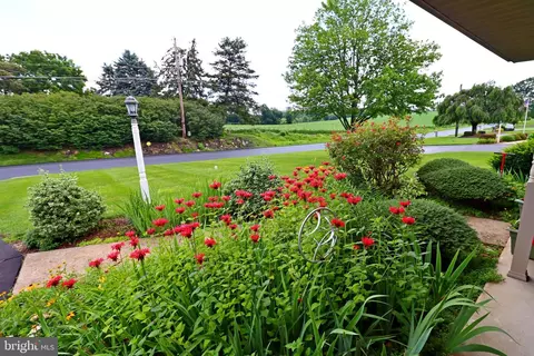 Exterior - 660 Snyder Hill Rd, Lititz, PA 17543 photo 2 of 11