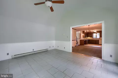 Living - 26 Green Acre Rd, Lititz, PA 17543 photo 7 of 10