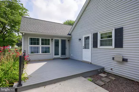 Exterior - 26 Green Acre Rd, Lititz, PA 17543 photo 10 of 10