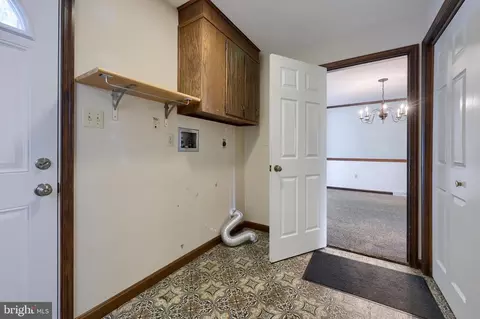 Entry Way - 26 Green Acre Rd, Lititz, PA 17543 photo 5 of 5