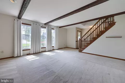 Living - 26 Green Acre Rd, Lititz, PA 17543 photo 3 of 10