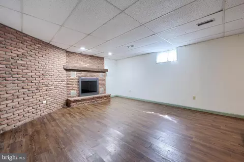 Living - 26 Green Acre Rd, Lititz, PA 17543 photo 10 of 10