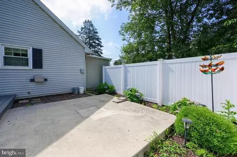 Exterior - 26 Green Acre Rd, Lititz, PA 17543 photo 9 of 10