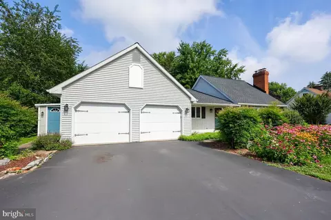 Exterior - 26 Green Acre Rd, Lititz, PA 17543 photo 4 of 10