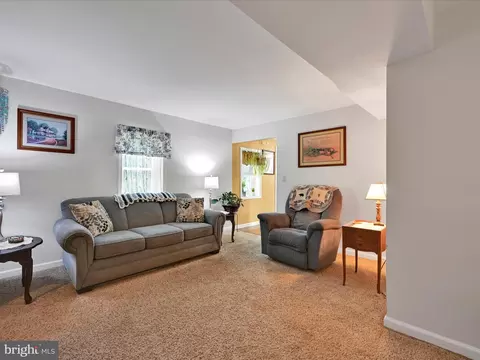 5 Hershey Rd, Lititz, PA 17543 photo 2