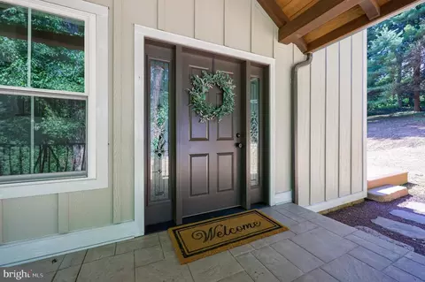 1414 Amosite Rd, Bainbridge, PA 17502