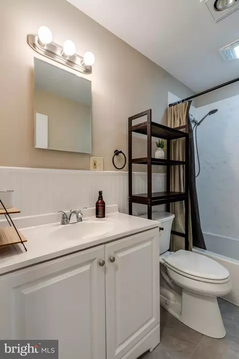 Bath - 404 W Marion St, Lititz, PA 17543 photo 2 of 2