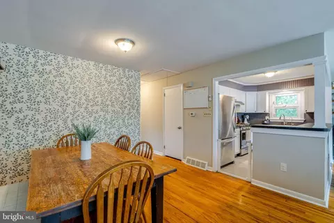 Dining - 404 W Marion St, Lititz, PA 17543 photo 1 of 2