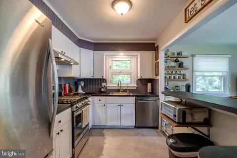 Kitchen - 404 W Marion St, Lititz, PA 17543 photo 1 of 2