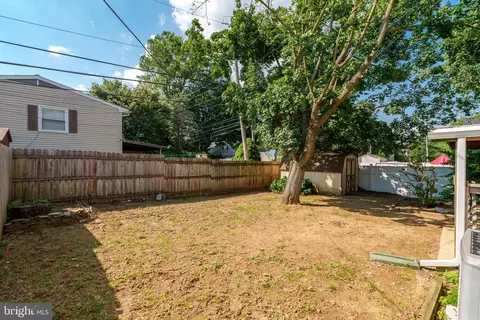 Exterior - 404 W Marion St, Lititz, PA 17543 photo 3 of 4