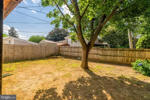Exterior - 404 W Marion St, Lititz, PA 17543 photo 4 of 4