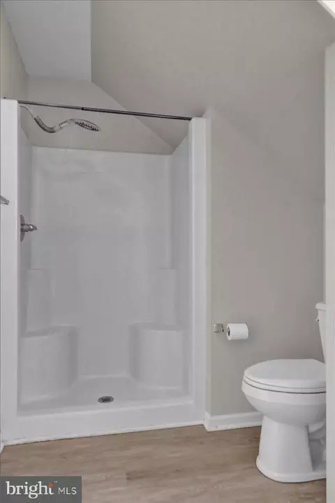 Bath - 764 Keller Dr, Lititz, PA 17543 photo 2 of 3