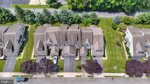 View/Area - 764 Keller Dr, Lititz, PA 17543 photo 3 of 5