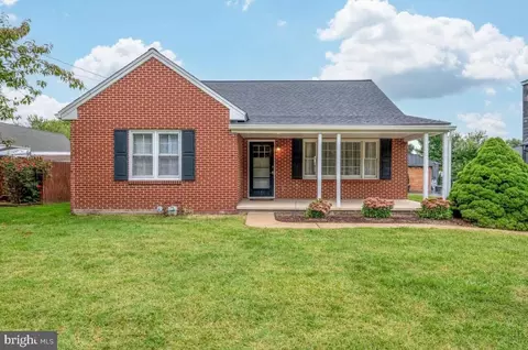 923 Rohrerstown Rd, Lancaster, PA 17601