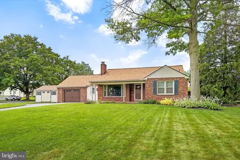 260 Cooper Ave, Landisville, PA 17538