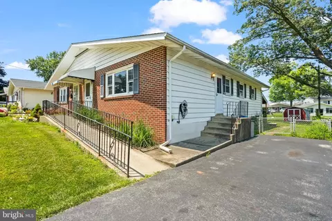 514 Golden St, Lititz, PA 17543 photo 3