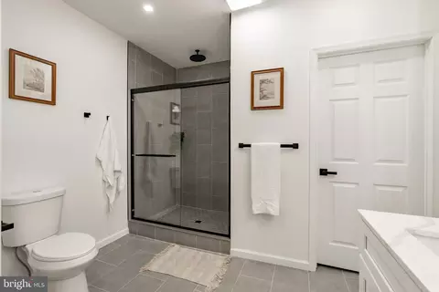 Bath - 103 Ruby St, Lancaster, PA 17603 photo 4 of 6