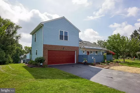 220 Winding Hill Dr, Lancaster, PA 17601