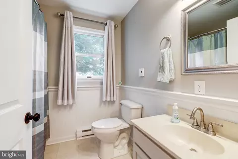 Bath - 109 Ciera Dr, Lititz, PA 17543 photo 1 of 4
