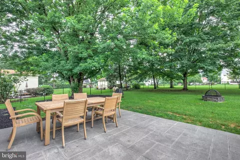 Exterior - 109 Ciera Dr, Lititz, PA 17543 photo 7 of 8
