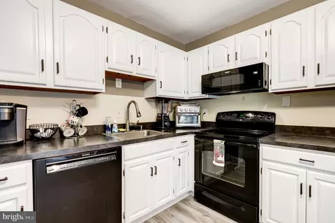Kitchen - 109 Ciera Dr, Lititz, PA 17543 photo 3 of 3