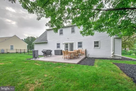 Exterior - 109 Ciera Dr, Lititz, PA 17543 photo 6 of 8